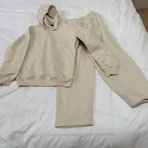Vaara - Women's Cream/Tan Hoodie and Sweatpants 2pc Set S pants / M hoodie